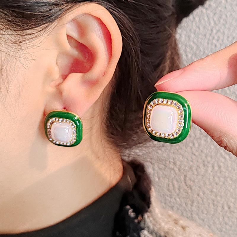 Винтажные преувеличенные зеленые серьги с цирконием, геометрические квадратные зеленые серьги-гвоздики с каплями масла, серьги в гонконгском стиле для женщин