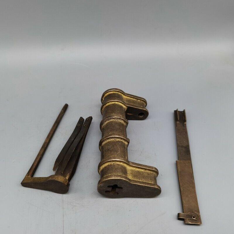 Exquisite Old Chinese Brass Copper Handmade Old Fashioned Lock Key Statue