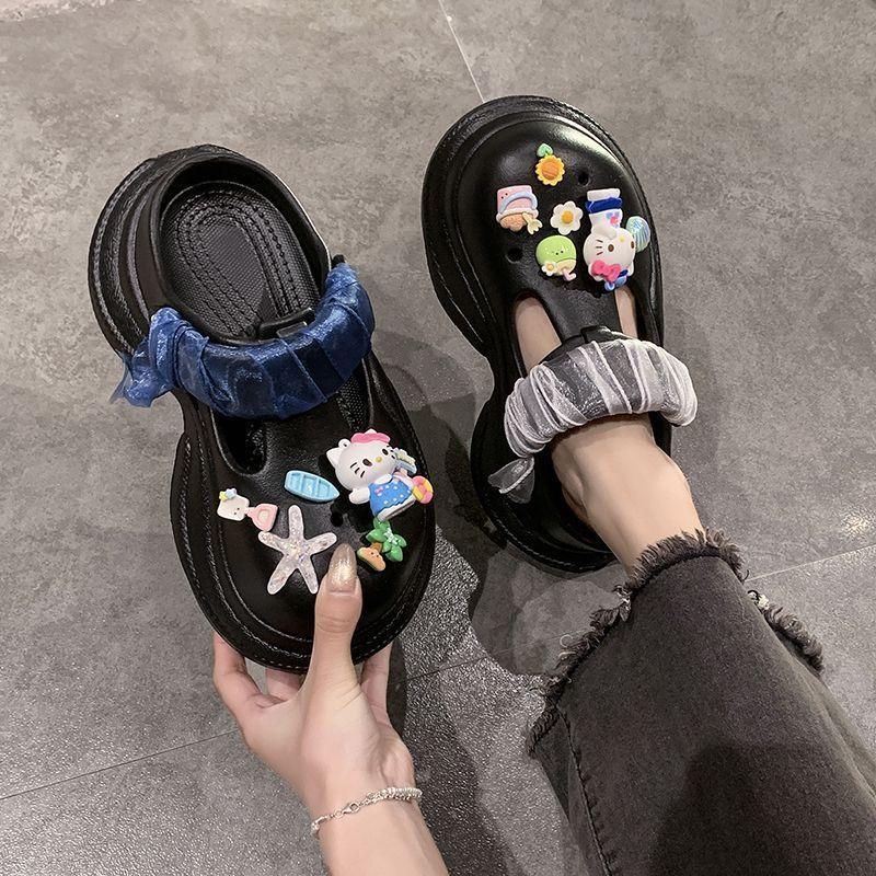 Мультяшные милые туфли с дырочками Hello Kitty женские 2025 летняя обувь на толстой подошве увеличивающие рост нескользящие легкие шлепанцы женские