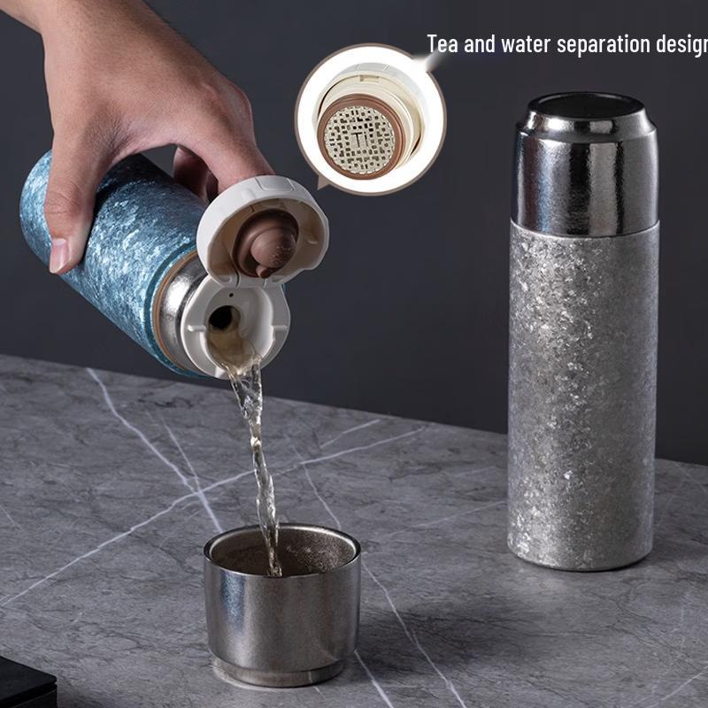 Термокружка с двойными стенками и ситечком для заварки чая Shangqi Titanium, 420 мл