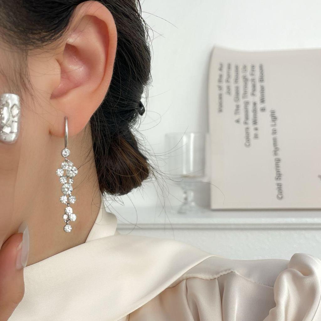 Elegant Tassel Zircon Earrings - Luxurious Design for a Unique and Sophisticated Look