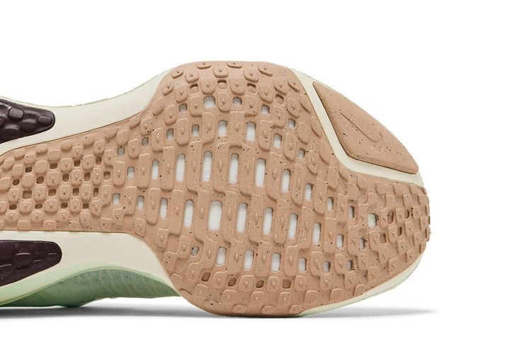 Nike ZoomX Invincible Run 3 Едва Зеленый Фиолетовый Туман (Женский)