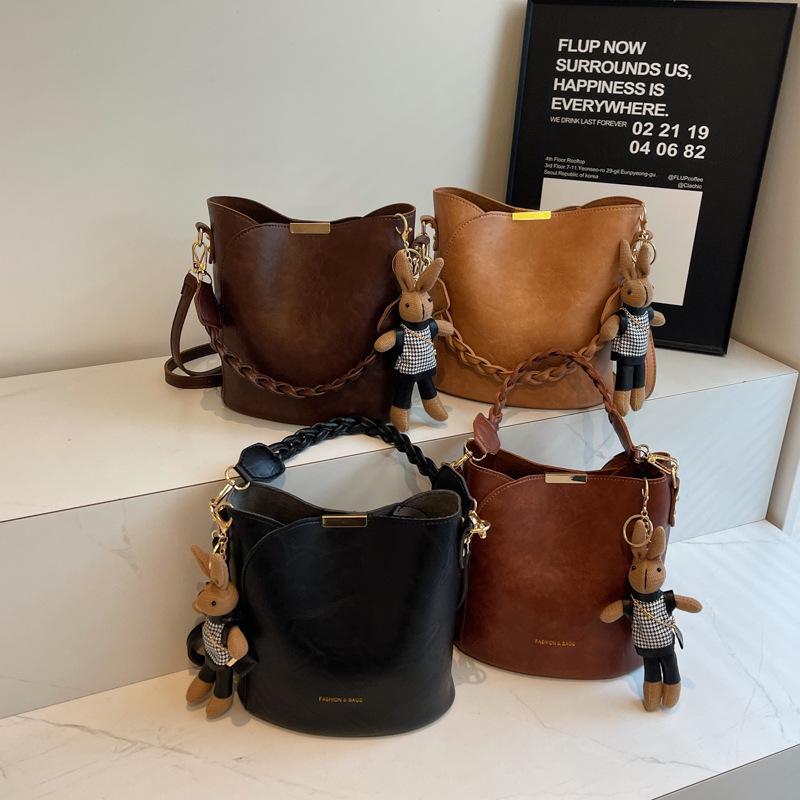2024 Retro Women's Crossbody Bucket Bag: Early Autumn Versatile Fashion with New Texture