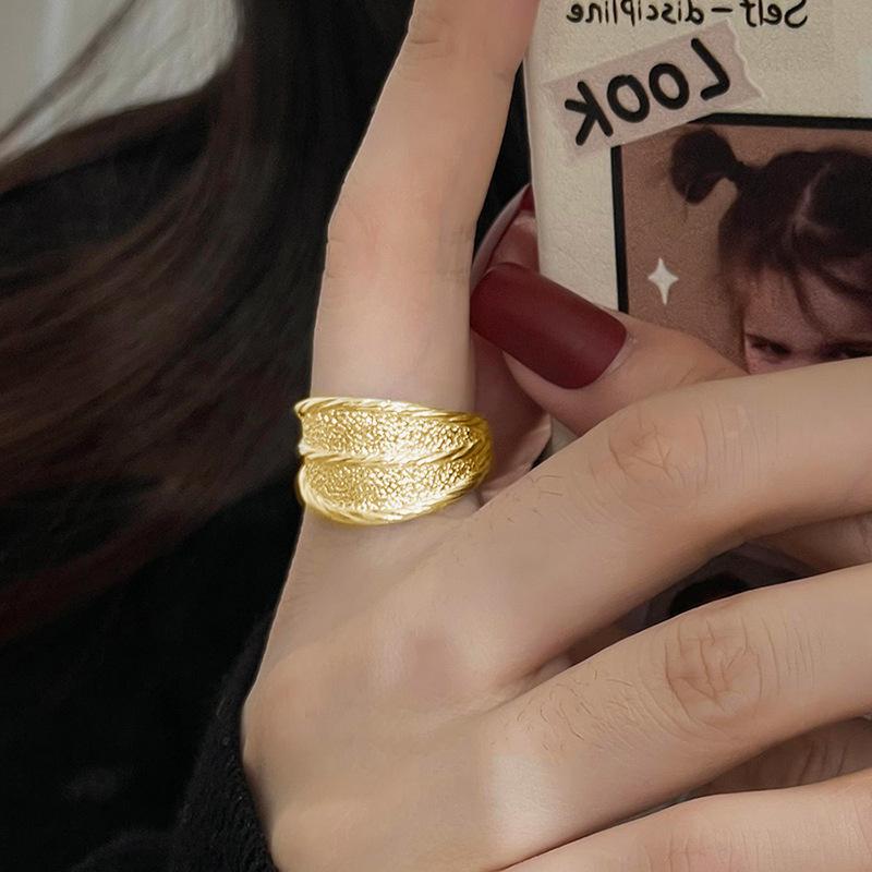 Кольцо в стиле ар-деко с геометрическим дизайном, нишевое, с нерегулярной складчатой текстурой, женское, модное, с холодным ветром, с темпераментом, с сотней ощущений высококлассного чувства