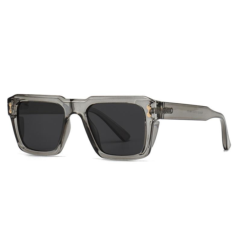 New Vintage High Quality Gradient Women Trending Black Sun Glasses Ins Popular Fashion Square Rivets Men Sunglasses UV400