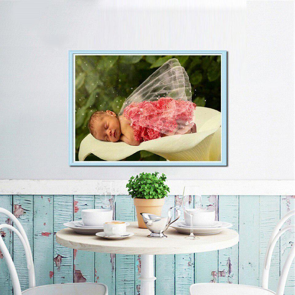 Алмазная вышивка Baby And Flower Полный круглый мозаичный портрет