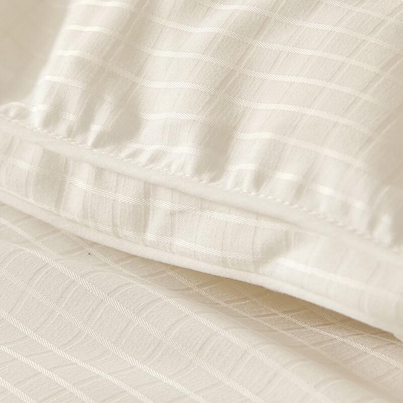 Плотное зимнее одеяло Muji из соевого волокна