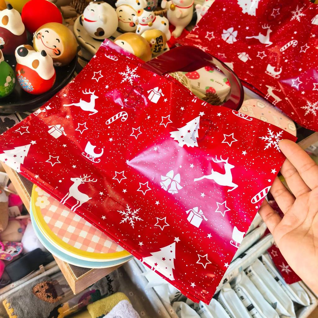 15pcs Christmas Gift Bags, Durable PP Plastic Party Favor Bags with Festive Snowflake & Reindeer Design,Reusable Tote-Style Bags