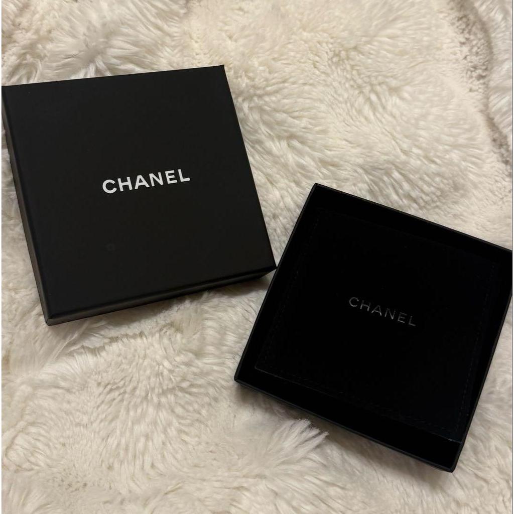 Used [New] CHANEL 25A Ribbon Keychain Charm