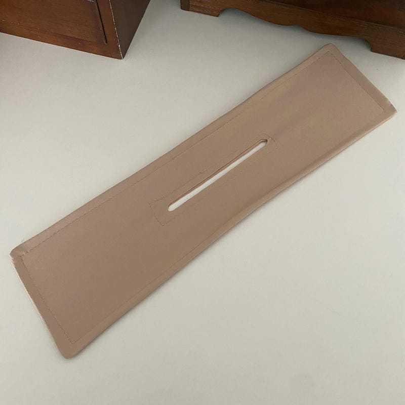 Заколка-повязка для создания пучка с узором в горошек