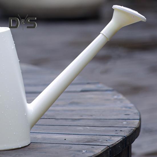 Лейка 1,8 л с длинным носиком, садовый кувшин с разбрызгивателем, легкая пластиковая лейка для комнатных растений, растений на открытом воздухе