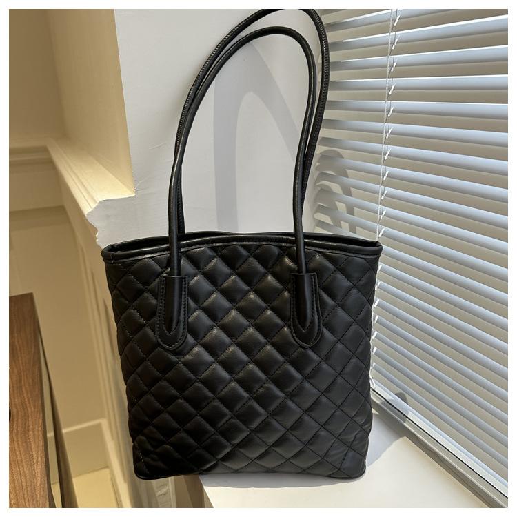 Новая большая вместительная сумка-тоут под мышкой на одно плечо ромбовидной формы из иностранного газа 2025 года, новая повседневная, с вышивкой нитками, простая однотонная, большая