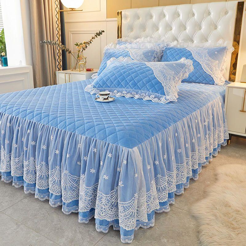 3pcs of Thickened Autumn and Winter Lace Bed Skirt, Crystal Velvet Bed Skirt Lace Bed Cover, Soft and Comfortable, Bedroom and Guest Room Bedding
