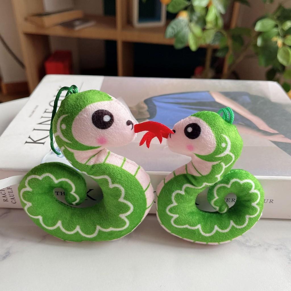 Очаровательный плюшевый брелок-змея, милая и креативная мультяшная игрушка-животное для сумок и ключей