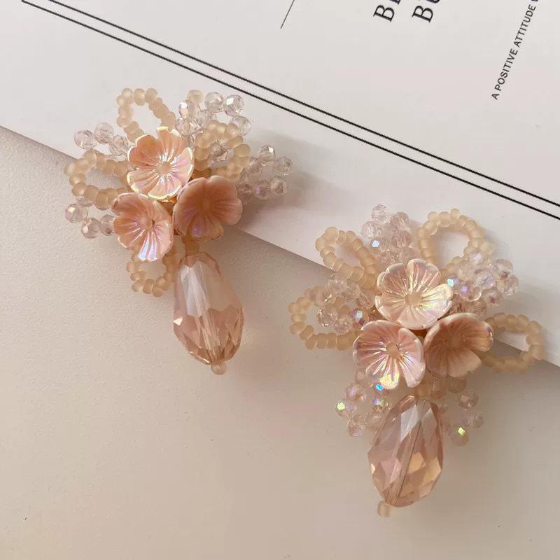 Premium Niche Light Luxury Pierced Earrings Exquisite Handmade Beaded Woven Flower Crystal French Retro Banquet Dangle Jewelry