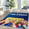 Квадратные ковры с вдохновляющим путешествием Теда Лассо — отличный выбор для гостиных, спален, домашнего декора и в качестве подарков.