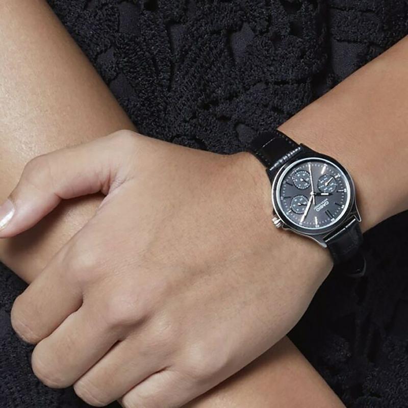 Casio Серия STANDARD Модные Деловые Ретро Классические Тройной Циферблат Шесть Стрелок Черный Циферблат Водонепроницаемые Кварцевый Механизм Ремешок из Натуральной Кожи MTP-V300L-1A