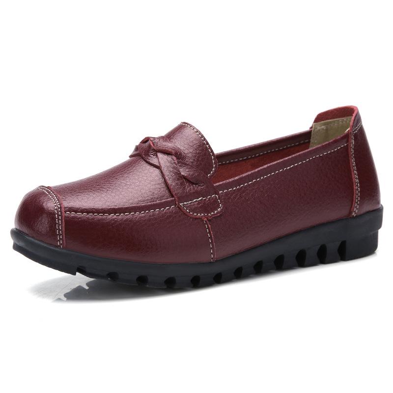 Обувь для мам, кожаная обувь для пожилых женщин с мягкой подошвой, удобные туфли на плоской подошве на танкетке