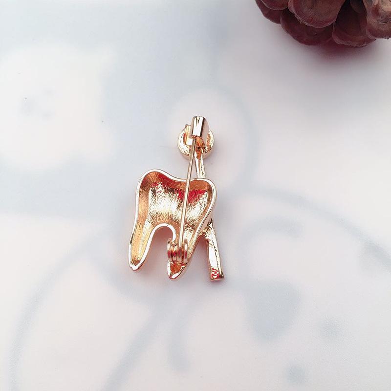 Gold Color Dental Mirror Brooches Personality Style Doctor Dentist Brooch Pins