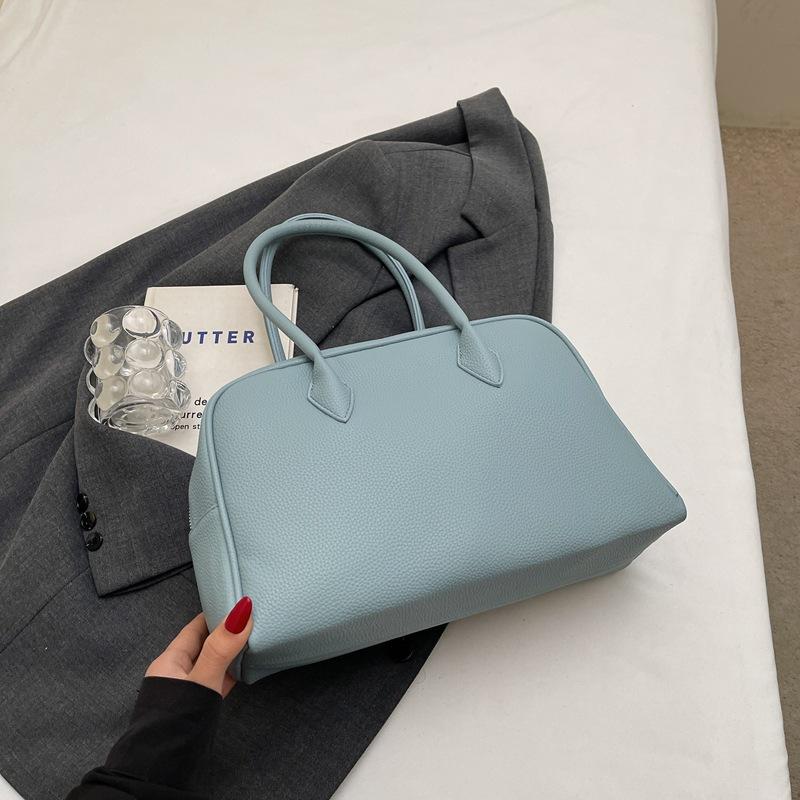 Fashion Portable Pillow Bag Women 2025 New Large Capacity Trend Bowling Bag Foreign Style Shoulder Armpit Bag