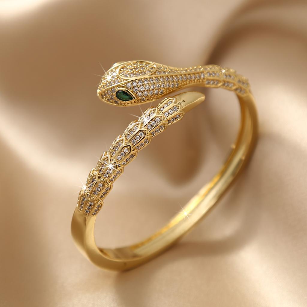 A High-end Snake Shaped Bracelet with Zirconia Inlay, a Gift for Girlfriend