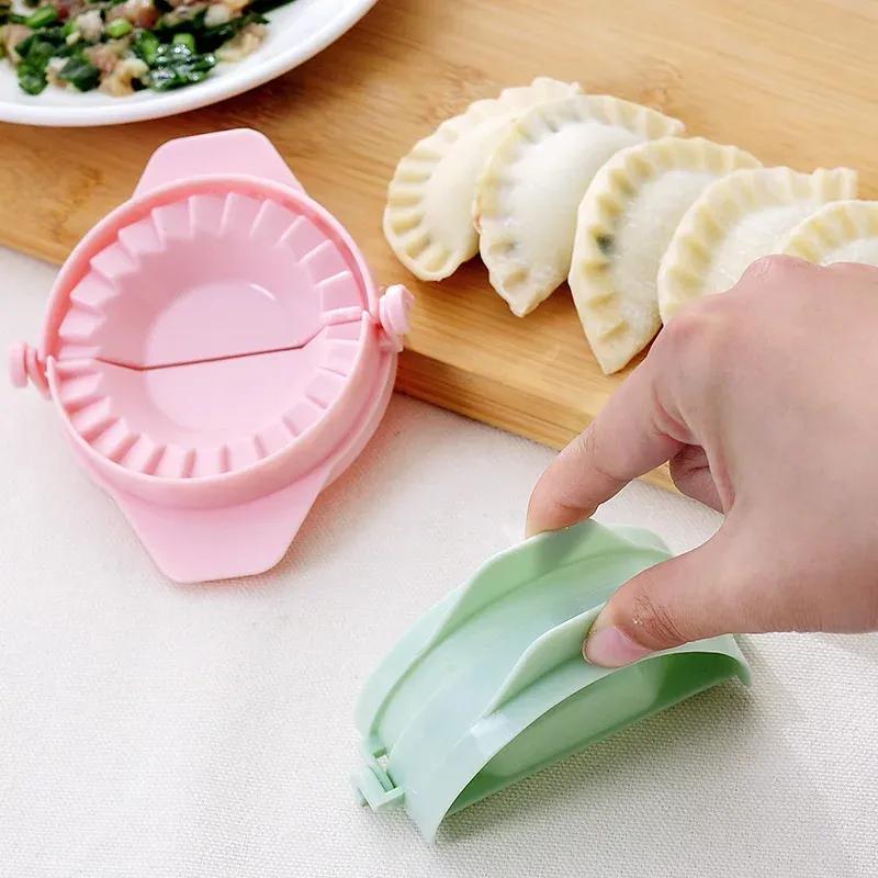 DIY Plastic Dumpling Mold Dough Press Gadgets for Cooking Dumplings Easily Gadget Tools Set Kitchen Gadgets