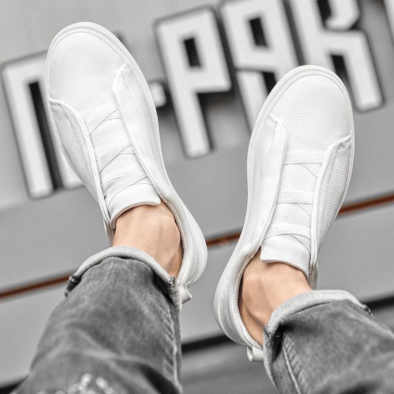 Повседневная мужская обувь 2025 осень новая первый слой коровьей кожи кеды универсальные британские шнурки без завязывания белая обувь большой размер 46