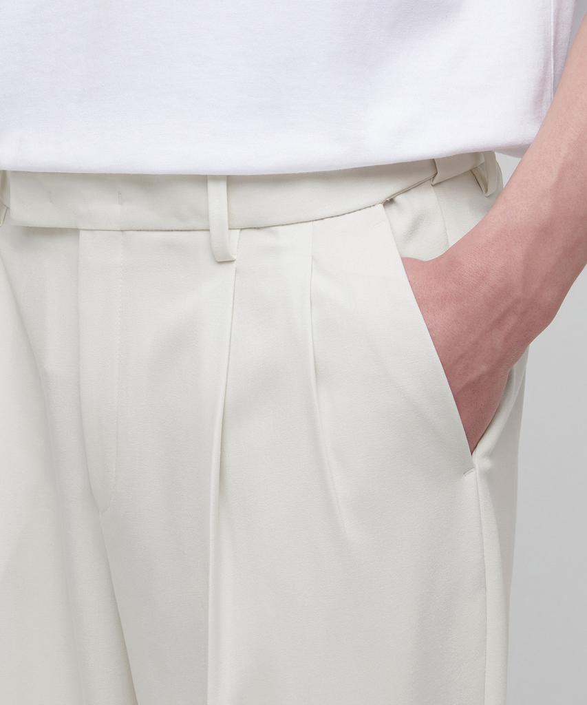 MUSINSA STANDARD Lightweight Real Wide Hidden Banding Slacks [Cream]