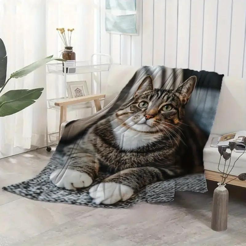 Cozy tabby cat pattern flannel blanket suitable for sofa, bed, office, travel, camping, Christmas holiday gift decoration