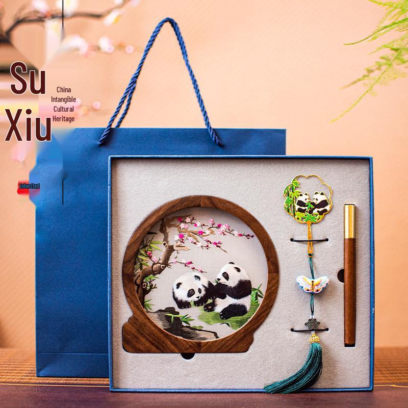 Китайский сувенир: Фигурка панды вышивка Сучжоу Подарок