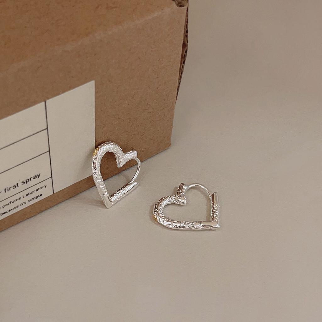 Gold and Silver Color Matching Tang Grass Pattern Love Ear Buckle New Trendy Earrings Women Ins Niche Design Advanced Sense