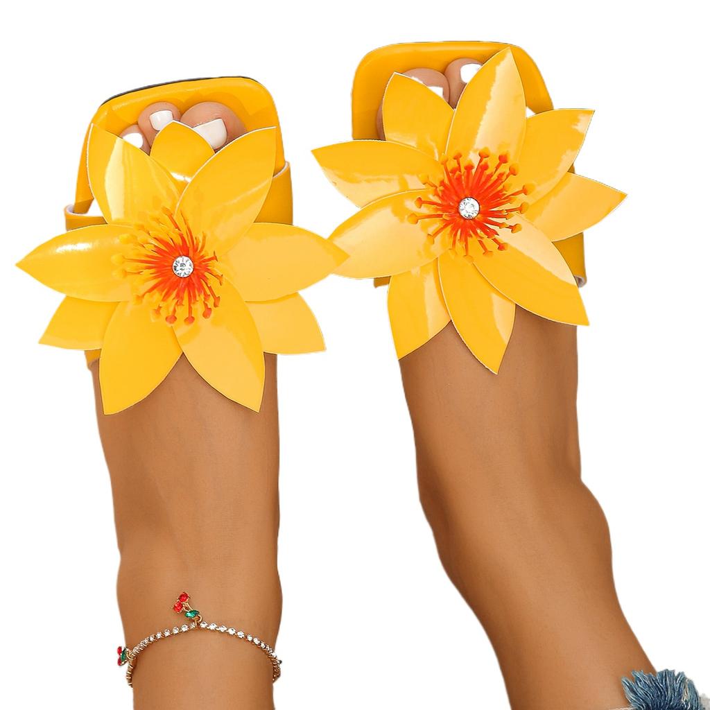 Модные женские сандалии больших размеров 2024 года, летние, повседневные, универсальные, удобные, с цветочным рисунком, плоские, женские, для отдыха на природе, нескользящие, пляжные.