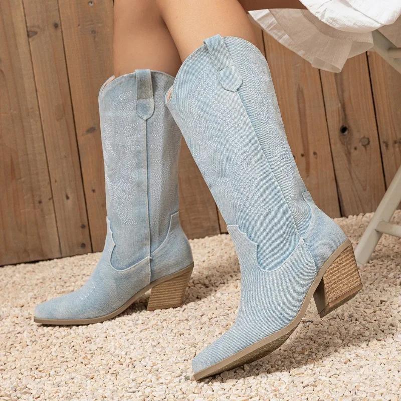 Женские ботинки средней длины 2024 года, распродажа, новые женские остроносые ботинки челси с вышитым тотемным дизайном, толстые ковбойские сапоги в стиле вестерн