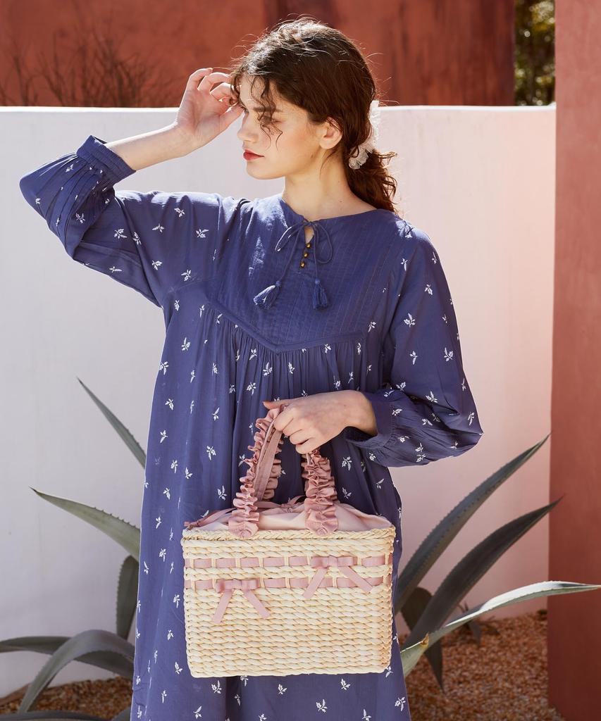 Maison de FLEUR Плетеная сумка-корзина с ручкой-рюшем из кукурузной ленты, розово-бежевая, женская