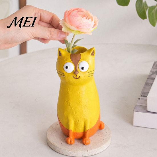 Quirky Cat Vase for Flowers, Flower Desk Decoration and Bookshelf Display, 3D Decorative Small Vases Home Office Styling Gift Giving, Resin