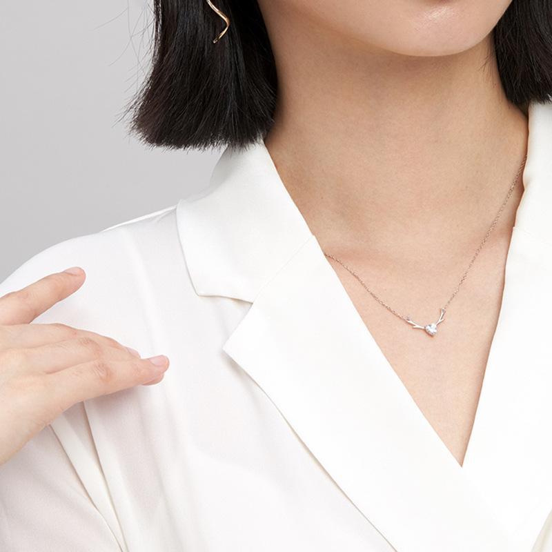 925 Silver Antler Pendant Necklace for Women - Trendy Deer Clavicle Chain, Simple and Elegant Christmas Gift