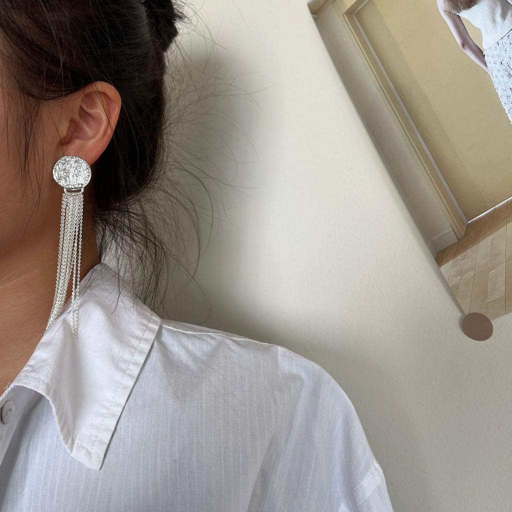 Преувеличенные длинные серьги-гвоздики для званого ужина, рельефные серьги, серьги, модный темперамент, высококлассные универсальные серьги с бахромой.