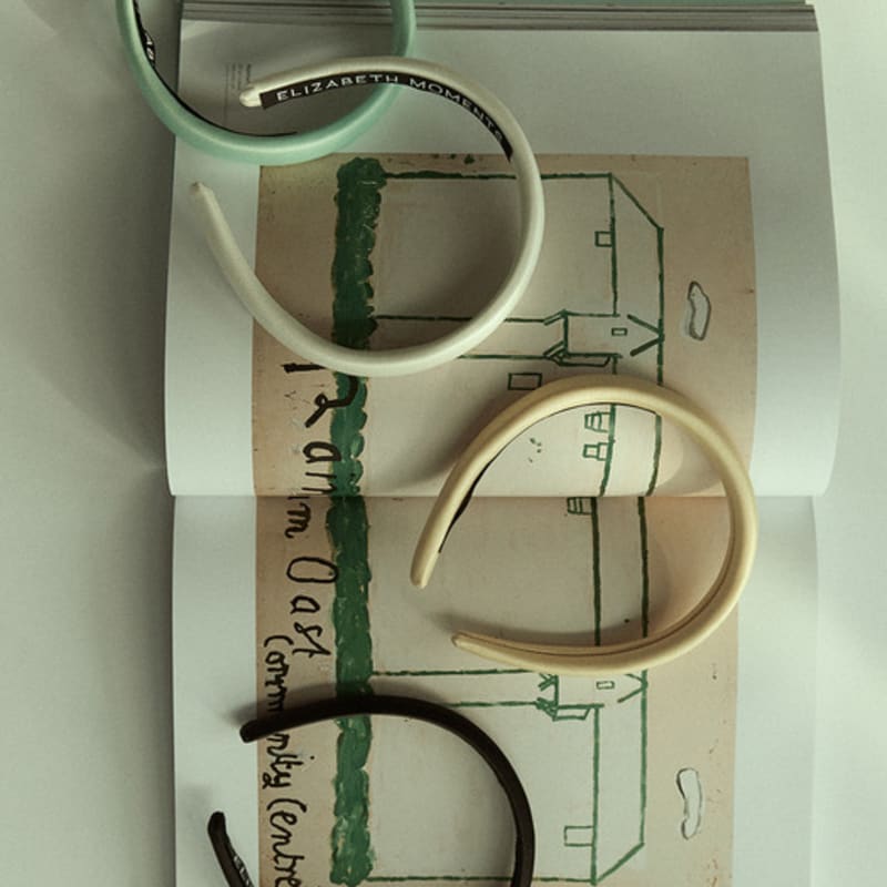 Повязка на голову Elizabeth Moments из атласа цвета слоновой кости