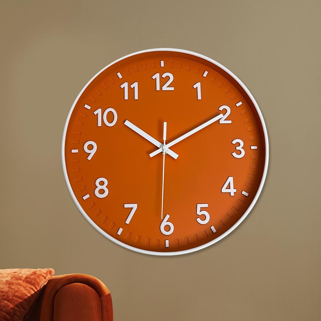 Современные 12-дюймовые бесшумные кварцевые настенные часы оранжево-белые, стеклянные акценты, идеально подходят для декора гостиной, спальни, кухни, работают от батарейки AA
