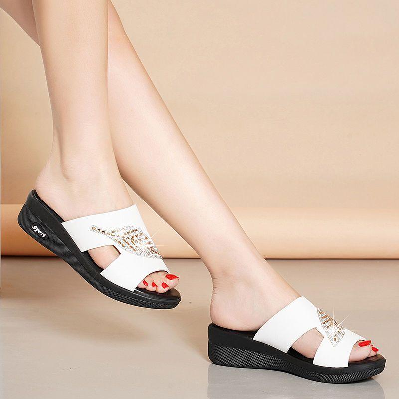 High-quality Slippers Women's Summer Flat Bottom Non-slip Casual Outer Thick Bottom Slope Heel All-match Sandals