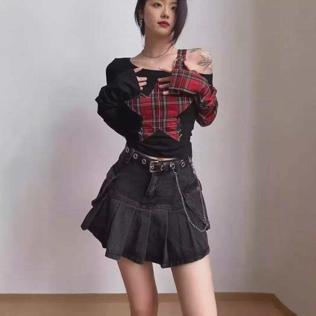 Лето 2024 г., черно-серая плиссированная джинсовая юбка с высокой талией — облегающий, универсальный, модный дизайн.