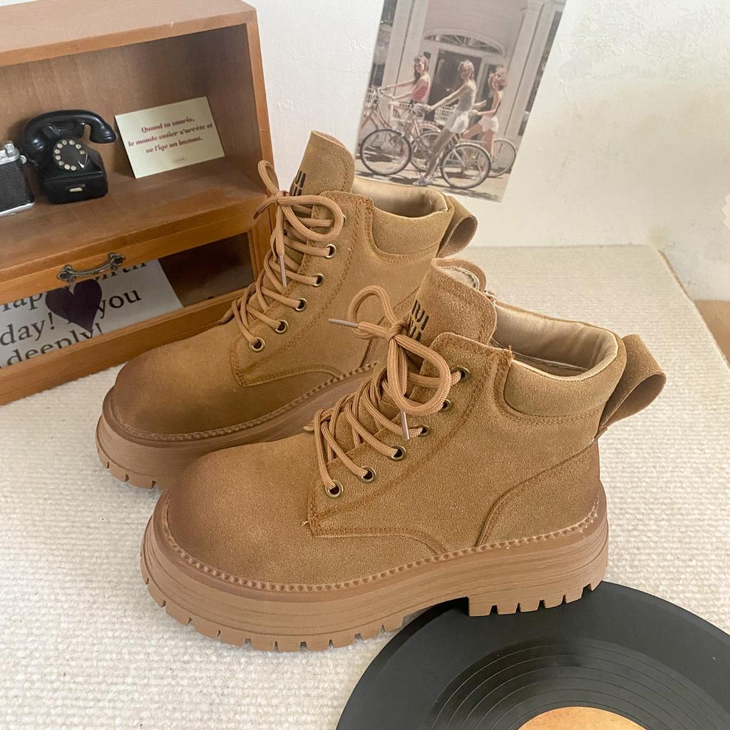 A9852 высококачественные ботинки Martin на толстой подошве женские ботинки из ревеня короткие ботинки осень 2024 новые ботинки локомотив короткие ботинки