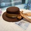 French retro woolen flat top top hat, satin strap, flat brim small brim hat, elegant Hepburn woolen felt hat for women in autumn and winter