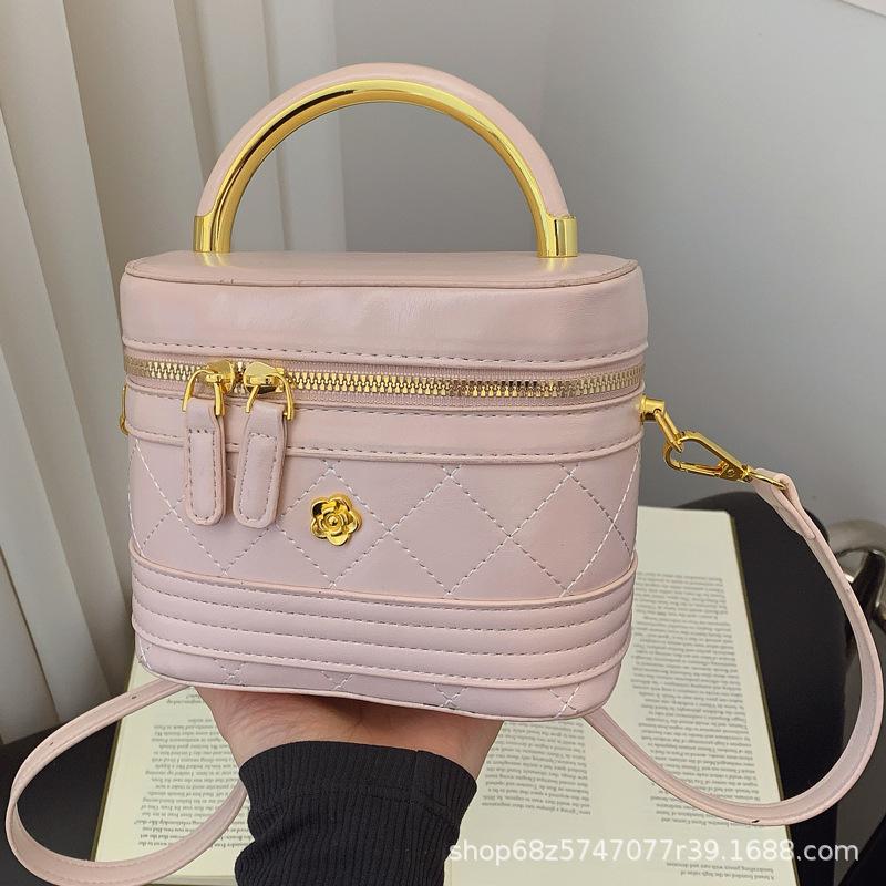 This Year's Popular Box Bag Women's 2025 New Diamond Embroidered Thread Handbag Trendy Small Fragrant Style One Shoulder Messenger Bag