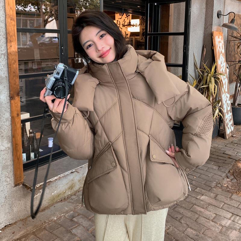 Короткая пуховая хлопковая куртка женская зимняя новая модная маленькая с капюшоном утолщенная хлопковая куртка хлопок