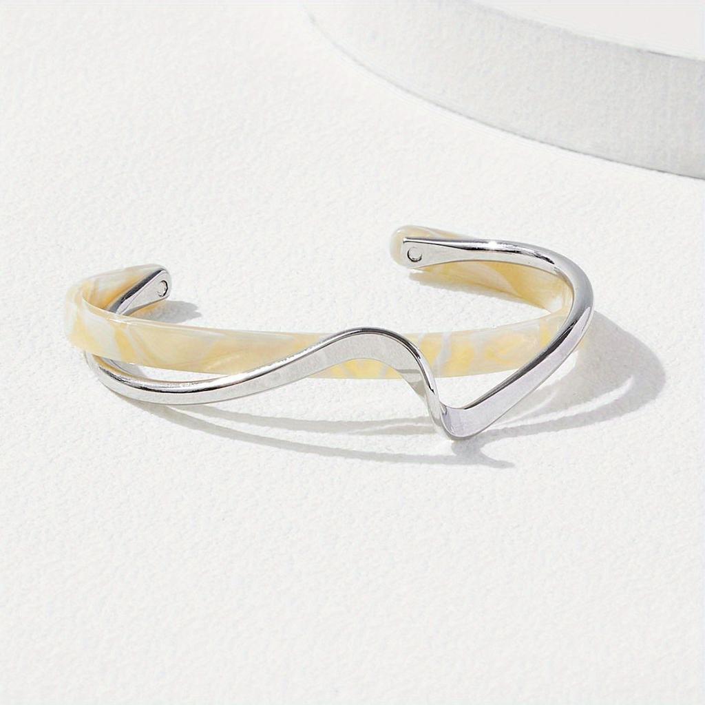 White Shellfish Bracelets Board Bend Metal Bangles Womens Hand Bracelets Geometric C- shaped Opening Bracelets Jewelry Gifts