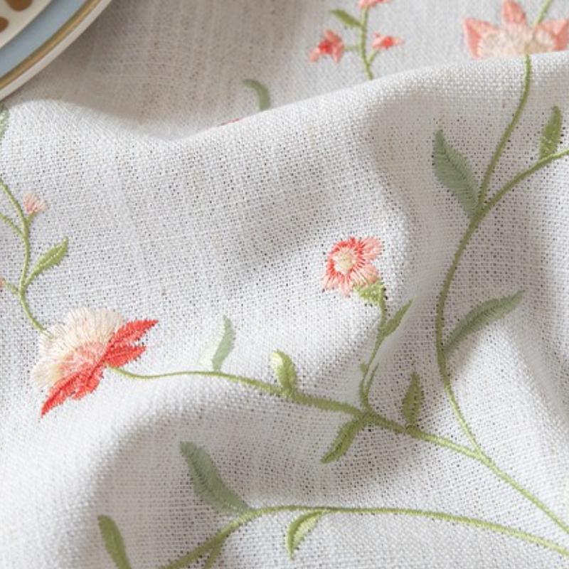 Трехмерная вышивка Скатерть Легкая роскошь Французский ретро Прямоугольная Скатерть для кофейного столика Высококачественный хлопок-лен Декор