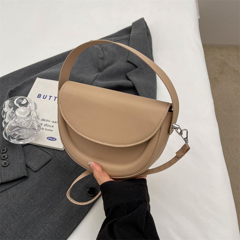 Маленькая сумка Niche design, женская сумка 2024, новая мода, весна, простая сумка-мессенджер, текстура, сумка-седло под мышкой, прилив