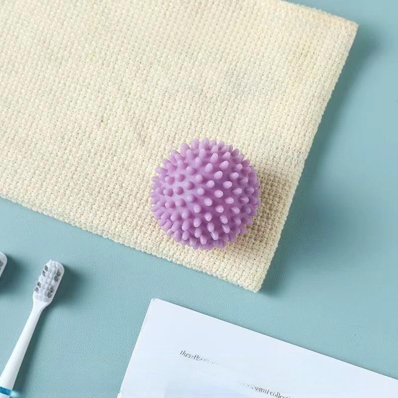 4pcs Reusable Laundry Dryer Balls - Eco Friendly Fabric Softener Alternatives Soften and Fluff Laundry Wrinkle Release