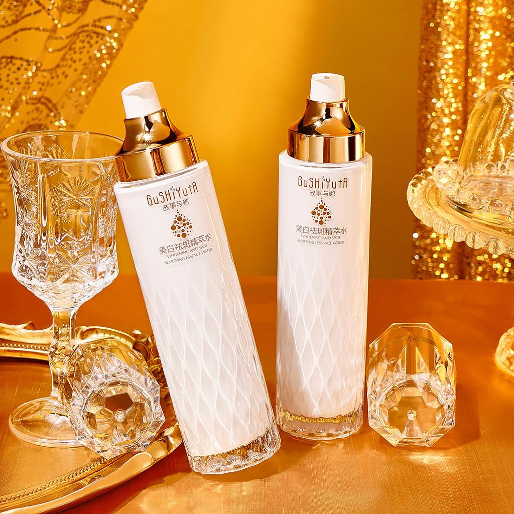 История с ее отбеливающей веснушкой-эссенцией Water Hydrating Brightening Toner для сияющего, ровного тона кожи